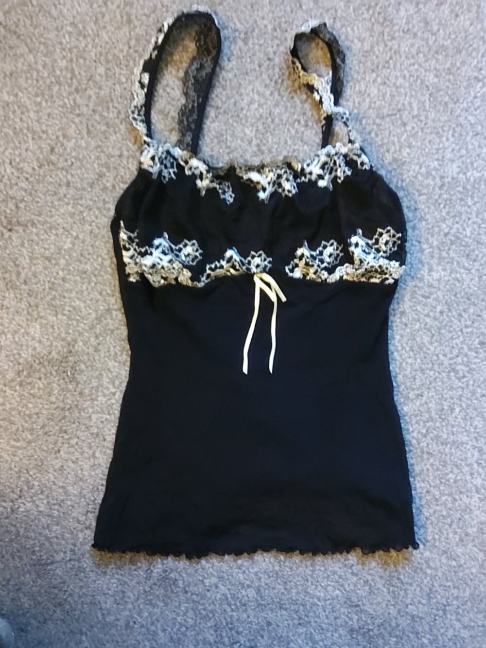 GILLIGAN & O'MALLEY BLACK SHEER LACE TOP